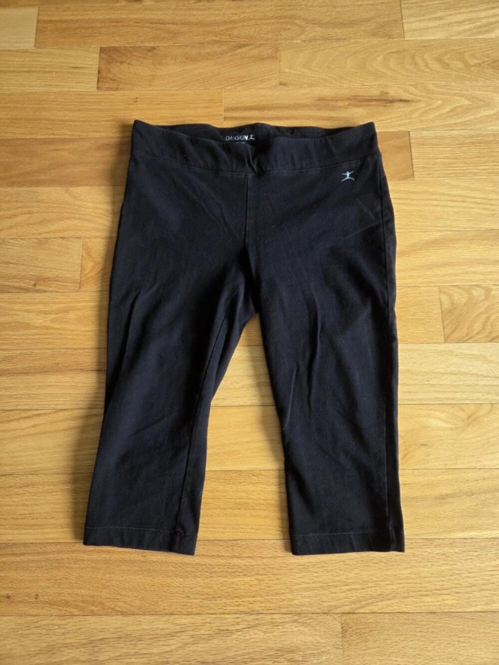 Danskin Women's Medium Black Capri Leggings Yoga Athletic Crop Pants Cotton
